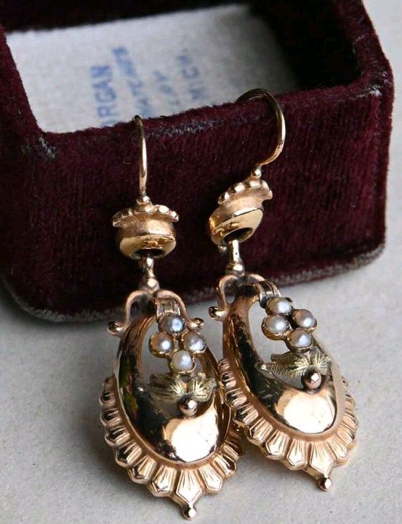 Superbes boucles d'oreilles esprit antique Art Déco or serties petites perles blanc nacré image 3