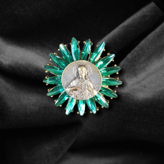 Très belle bague ajustable création originale et unique médaille sacré cœur de Jésus vintage collection