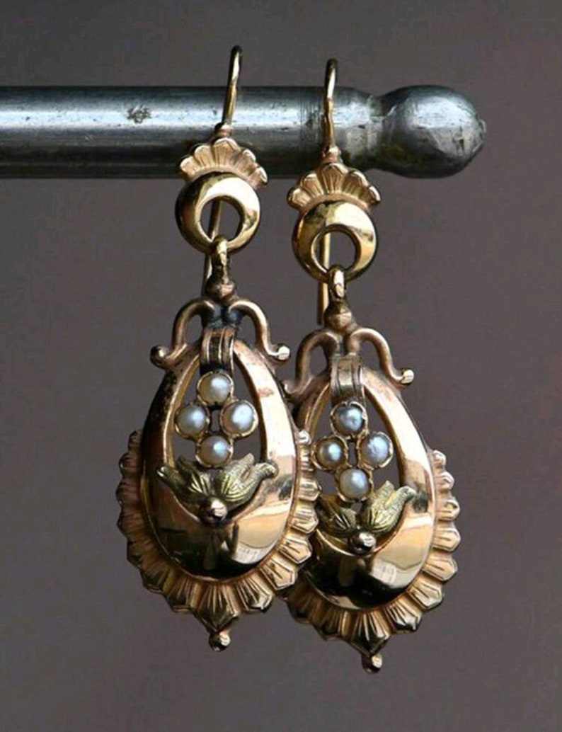 Superbes boucles d'oreilles esprit antique Art Déco or serties petites perles blanc nacré image 2