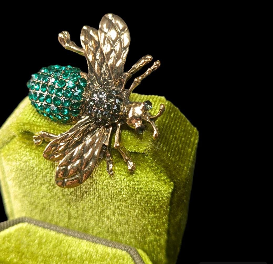 Broche Vintage Fleur Dentelle Avec CZ Vert - Style Belle Époque - Neuf Sans Emballage