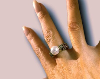 Bague Fantaisie Ouverte Métal Doré Avec 2 Perles Nacrées - Taille 54-55 - Neuf Sans Boîte