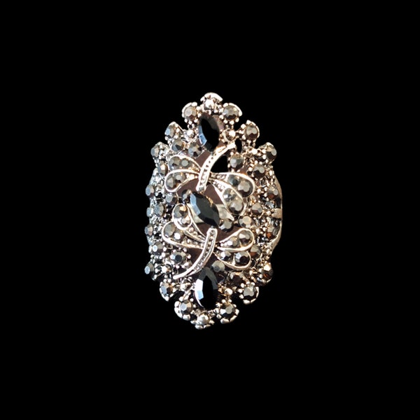 Très belle bague aux libellules vintage style baroque excellent état coup de coeur assuré !