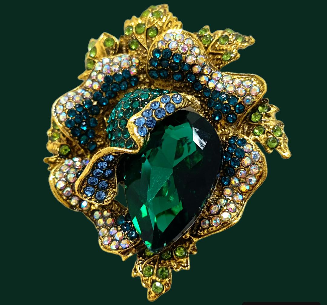 Broche vintage oiseau en strass floral, bijoux neufs des Broche vintage oiseau en strass floral, bijoux neufs des