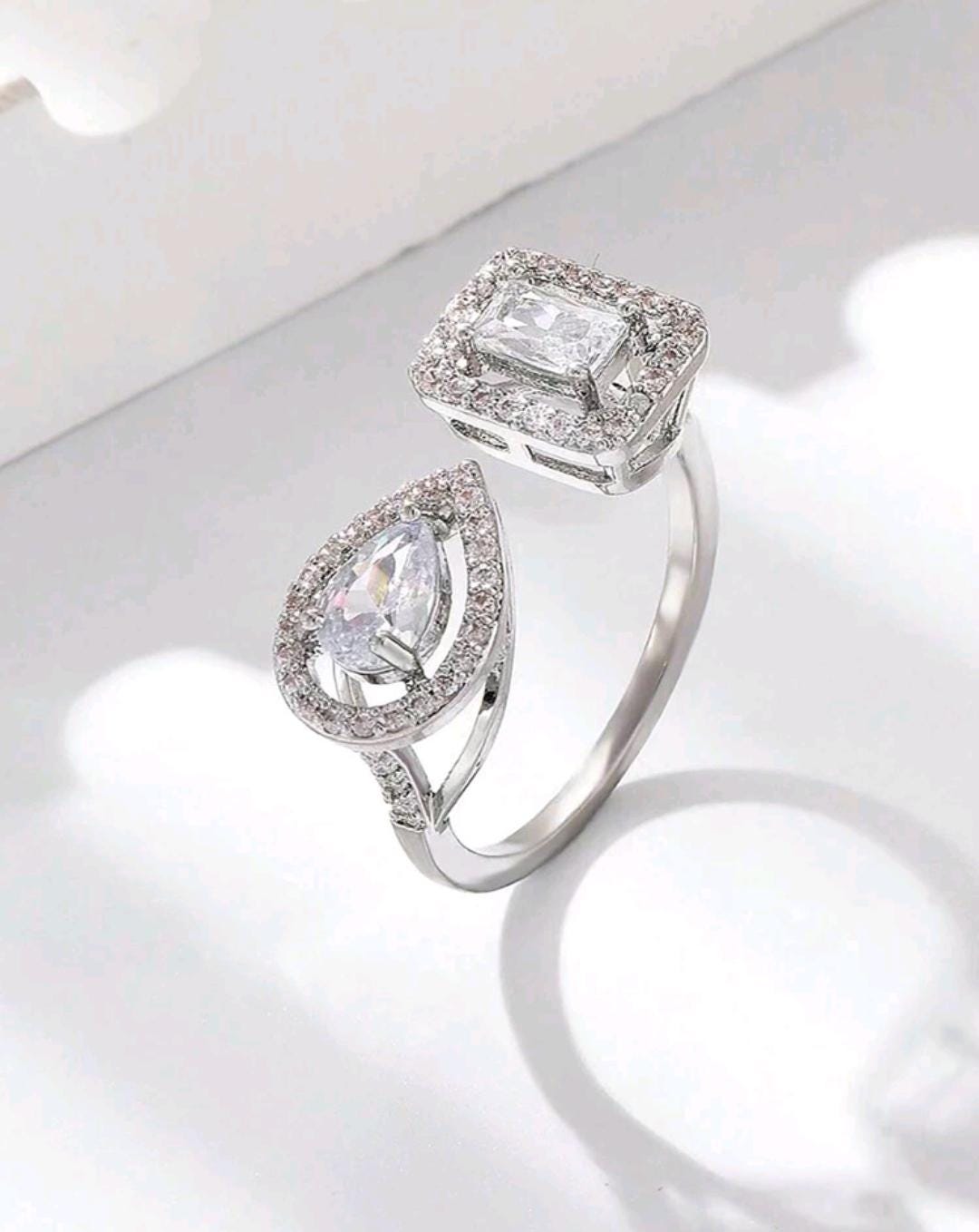 Bague Ancienne En Argent Massif 925 - Sertie De Zirconiums - Taille 55 - Occasion Bon état