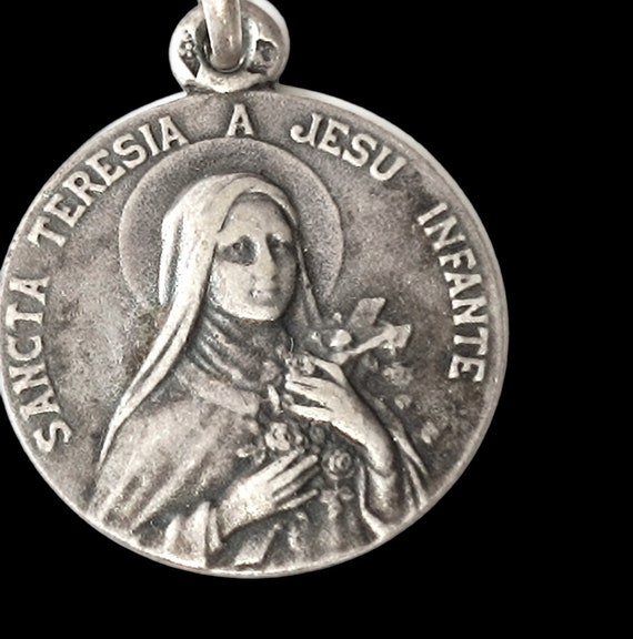Rare very beautiful antique round medal in religio