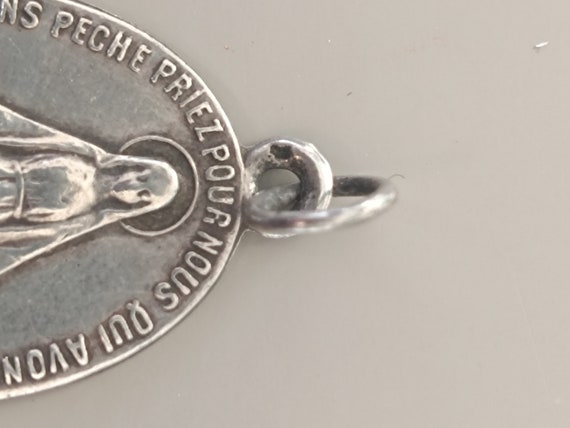 Médaille Vierge Art Nouveau En Argent - 22x18mm - France Vers 1900