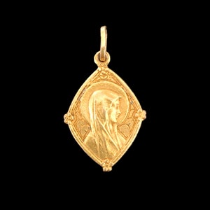 Rare very beautiful antique diamond medal in gold plated religious theme portrait of the Virgin Mary 1920/30 collection
