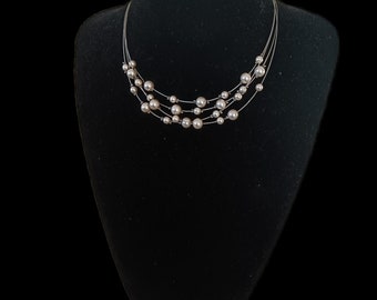 Magnifique collier 3 rangs perles blanc nacré vintage collection