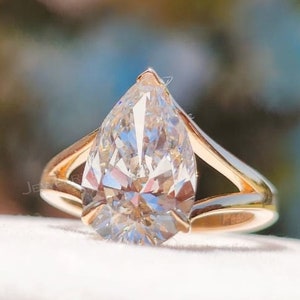 3.0 Ct Pear Cut Lab Grown Diamond Engagement Ring: 14K Yellow Gold Solitaire