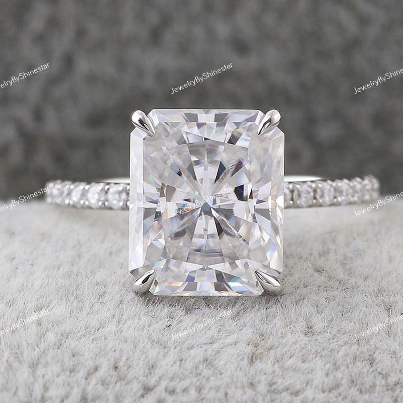Anello Di Fidanzamento Con Diamante Simulato 4ct, Taglio Radiante, Argento 925 Placcato Oro Bianco, Alka-jewel