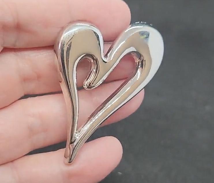 Silver Heart Brooch inspired Blue Crystal Silver Heart Brooch - Vintage-Inspired Heart Brooch main image 4