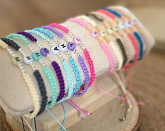 Buchstaben Armband Damen – Silbernes Kettchen, Größenverstellbar, Handgemacht In DE