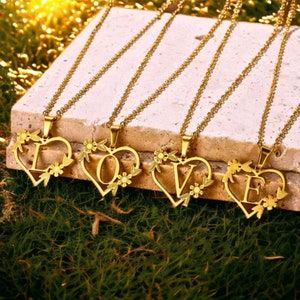 Collar de corazón inicial de oro personalizado de 18 quilates, letra A-Z, gargantilla de letras de flores personalizada, collar con placa de identificación, collar de alfabeto, regalos únicos