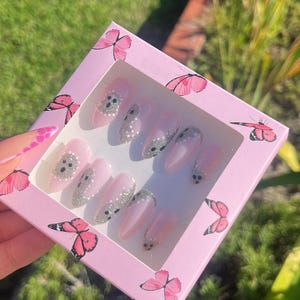 Ghost Press on nails | Halloween | October | Glitter | Ghosts | Custom