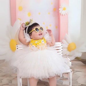 Daisy Themed Baby Dress – Organic Tulle Outfit for Photoshoots, Birthdays & Special Occasions