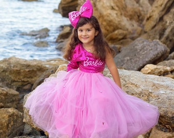 Mini robe rose à sequins exclusive avec une touche personnelle pour les anniversaires, cadeau fait main pour les filles