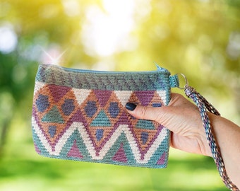 Crochet Clutch in Muted Colors w/ Secure Zipper and Practical Wrist Strap, Handmade Elegant Bag Organizer, Wayuu Matching Set Wristlet Purse