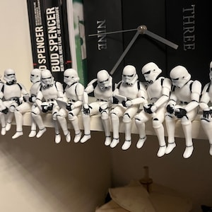 Lunch on top of a shelf. (StarWars like Troopers)