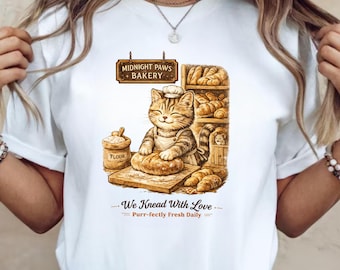 Koszulka z uroczym kotem i piekarnią, vintage'owy kotek wyrabiający chleb, przytulny retro T-shirt z kotem i szefem kuchni, koszulka z memem o kotach