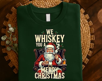Whisky WeihnachtsweihnachtsT-Shirt, lustiges Feiertags-T-Stück für Whisky-Liebhaber, Weihnachtsmann trinkt Whisky Grafikhemd
