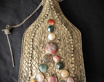 Oriental silver gunpowder flask decorated with gemstones