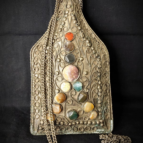 Oriental silver gunpowder flask decorated with gemstones