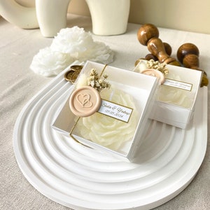 Bomboniere di candele naturali alla peonia all'ingrosso per gli ospiti del matrimonio, tutte personalizzabili, candele personalizzabili per bomboniere di nozze, regali di fidanzamento