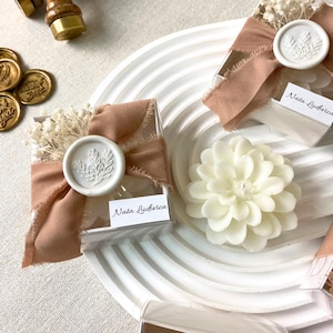 Bomboniere di fidanzamento e henné, bomboniere personalizzate con candele di loto, regali per gli ospiti in grandi quantità, bomboniere personalizzabili con candele floreali