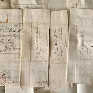 Antikes handgeschriebenes Paket mit 4 Buchstaben. 1800s Kalligraphie-Ephemera-Set. Baumwollpapier, Sepia Tinte. Vintage Umschlag und Brief. Zeitschrift angebot