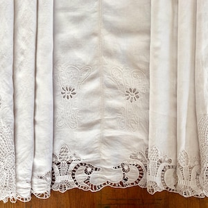 Juego de sábanas de lino francés antiguo tamaño Queen con funda de almohada – Doble monograma MM – Encaje bordado y calado a mano – Ajuar de familia