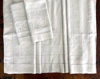 Drap et taies d'oreiller anciens en lin king-size - Monogramme brodé à la main du début des années 1900, dentelle aux fuseaux avec cerf - Trousseau vintage