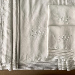 Elegant Antique king Bed Sheets Set. Embroidered Monogra bedding with Pillow Covers. Great quality thick linen. handmade border lace