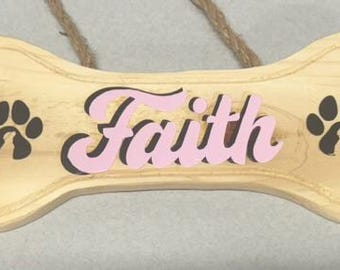 Letrero de madera con forma de hueso de perro personalizado
