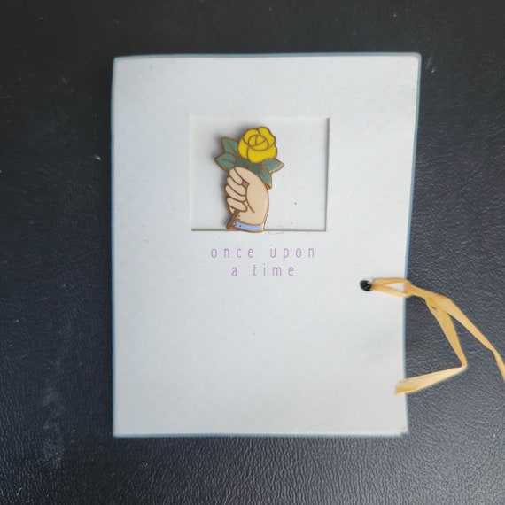 Vintage Hallmark “Sweet Little Things" Pin Back/L… - image 1