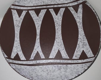 Zeller plate, unusual gem 26 cm wide