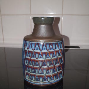 Pretty Søholm vase, Denmark. Excellent condition.