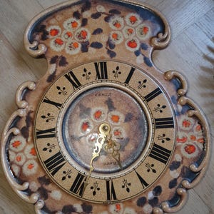 Beautiful german ceramic wall clock, Kienzle battery works 32 x 25 cm