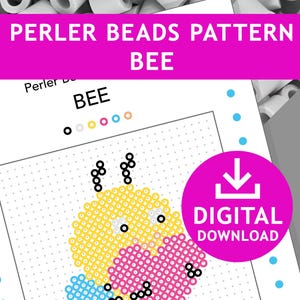 Puede incluir: Un patrón de cuentas Perler para un diseño de abeja. La imagen presenta una pancarta rosa con el texto "PERLER BEADS PATTERN BEE". El diseño de la abeja está hecho de cuentas amarillas, rosas, azules y negras. También hay un círculo rosa con "DIGITAL DOWNLOAD".