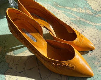 Vintage 90s Yellow Leather Le Château Heels 6.5