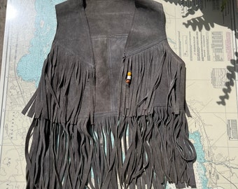 Gilet hippie en daim gris à franges vintage