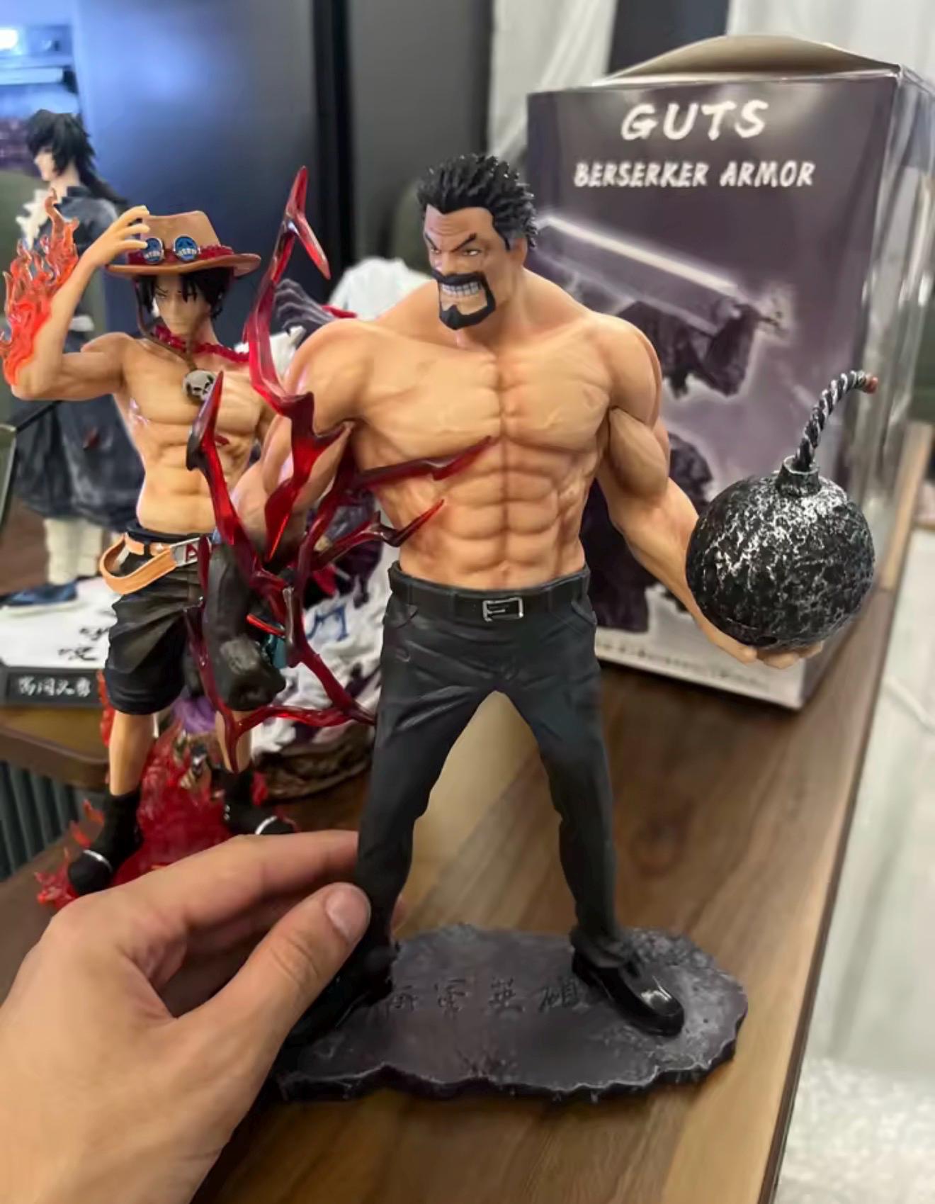 Monkey D Garp Figure 25.5cm | One Piece Hero of the Marines Anime 