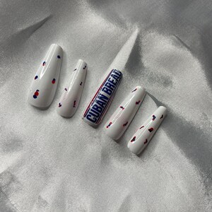 White Press on Nägel
