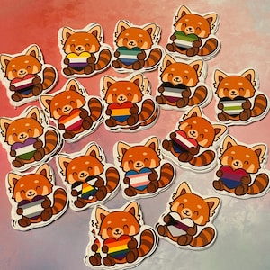 Sticker fierté LGBTQ Panda rouge avec drapeau | Vinyle mat | Agender, Bi, Lesbienne, Trans, Pan, Non binaire, Gay 4 x 3 cm