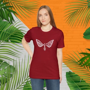 Angel Wings T-shirt, Elegant Wing Design, Simple & Trendy Casual Tee, Comfy Gift for Her or Mom