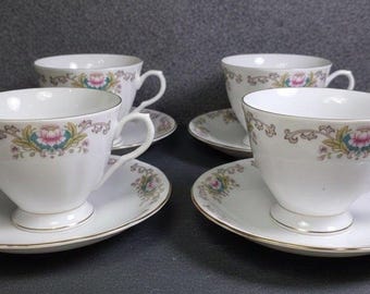 Conjunto de 4 xícaras e pires de porcelana vintage Yong Sheng, cor rosa com borda dourada.