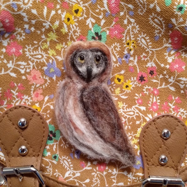 Wool Needle Felted Owl Brooch / Pin / Bag Pin.