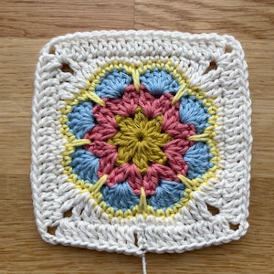 AFRICAN FLOWER GRANNY square | beginner friendly pdf pattern