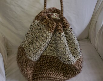 Crocheted Lined Tote Bags, Crocheted Tote bags, Lined Tote Bags, Lined Totes, Crocheted Totes, Crocheted Acrylic Tote lined in Cotton Blend.