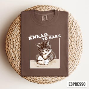 Comfort Colors 90s Retro Cat Shirt, Kitty Biscuits Vintage Meme Cat Tee, Funny Cat Kneading Baking Lover TShirt, Nostalgia Shirt for Baker