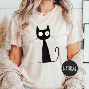 Black Cat Shirt, Cat Graphic Tee, Minimalist Cat Art Shirt, Black Cat Gifts, Cat Halloween Shirt, Cat Shirt Women, Cat Mom Gift, Cat Lover